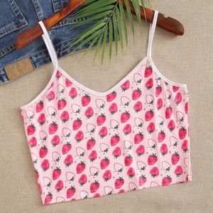 💥4/$20💥 💥NWOT Pastel pink strawberry 🍓 cropped cami S-M